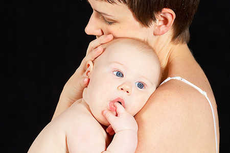 cargando bebe